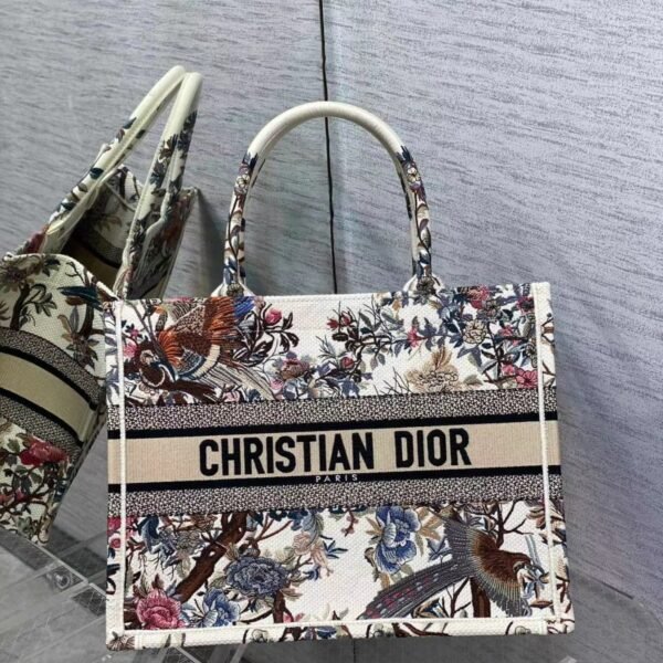 Dior tote Magpie White Limited Collection size: 36 * 18 * 28cm