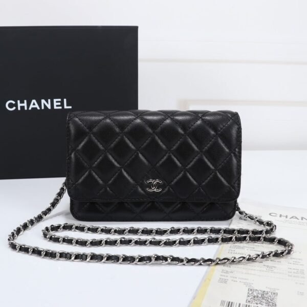 Chanel woc Classic Fortune Crossbody bag with sliver hardware Size: W19*H12*D4cm
