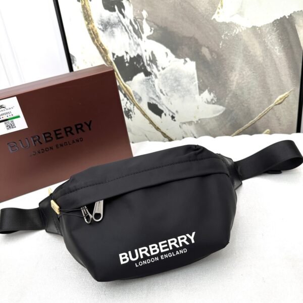 Burberry canvas Chest pack bag size: 16*30cm