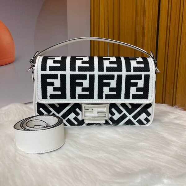 FENDI 2023 latest BAGUETTE bag with Leather strap F2029 Size:26-5-15CM