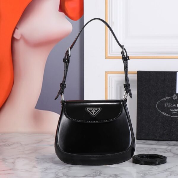 Prada hobo cleo Patent leather 611 black size:22*13cm