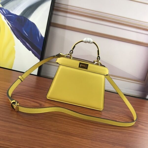 FENDI PeekaboolseeuPetite 0778 Yellow size: 20*15.5*11CM