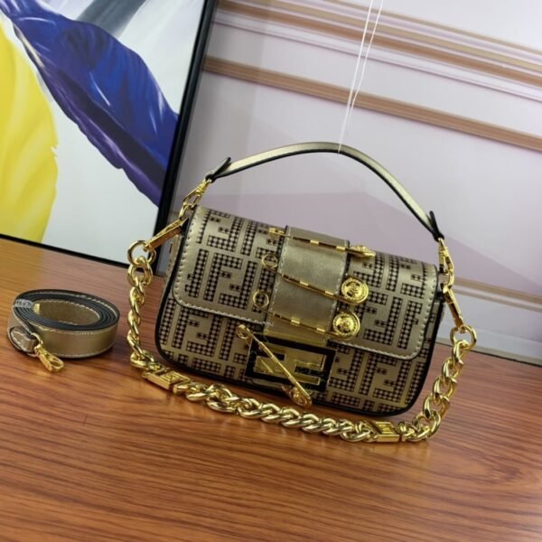 FENDI Fendace La Medusa Mini baguette bag Size: 20*13*5CM
