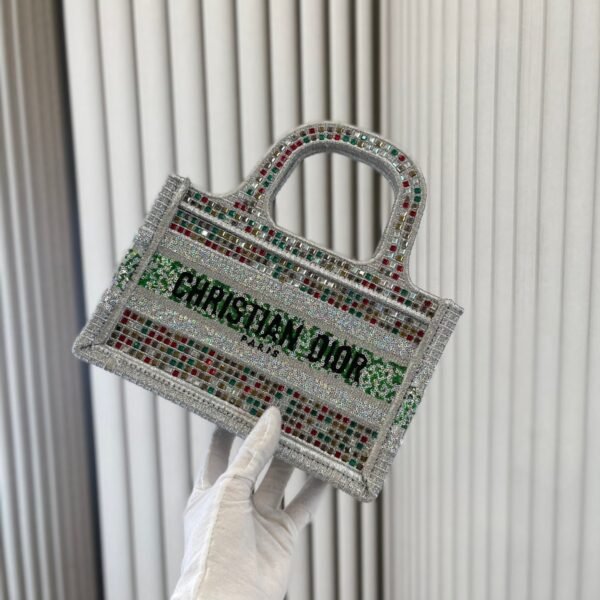 Dior BOOK TOTE Diamond setting bag size: 22*14cm