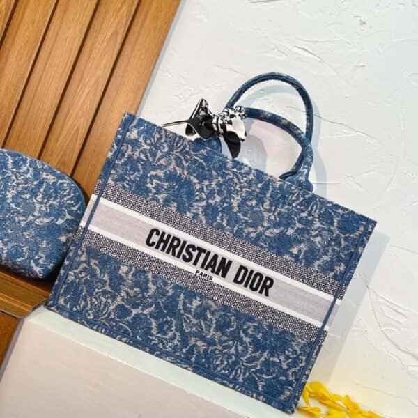 Dior book tote bag blue with small wallet size 41cm
