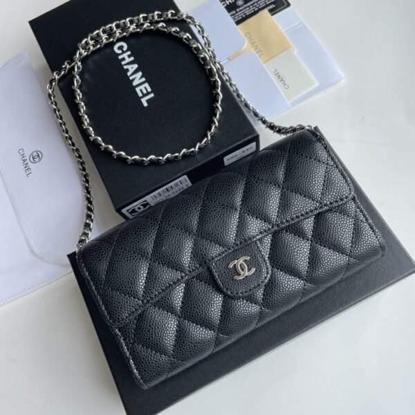 Chanel chain crossbody bag Cowhide with diamond lattice caviar Sliver hardware Black  A50076 size: 18*10.5*3.5cm