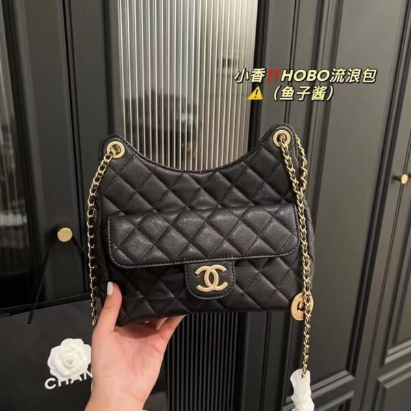 Chanel HOBO bag caviar 3690 size: 22*20cm