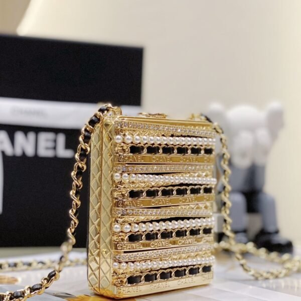 chanel22k dinner bag gold Pearl string size: 11*9*4.5cm