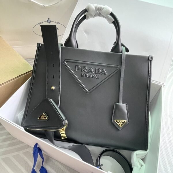 𝐏𝐫𝐚𝐝𝐚 cowhide Saffiano tote bag with leather strap black 1BA270 size: 33*25*11cm