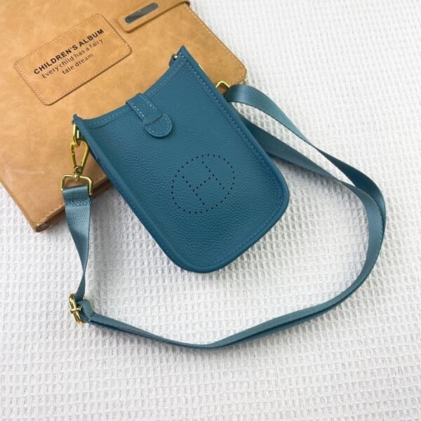 Hermès Evelyn TOGO mini phone bag Linen blue 336 size: 18*12.5*4cm