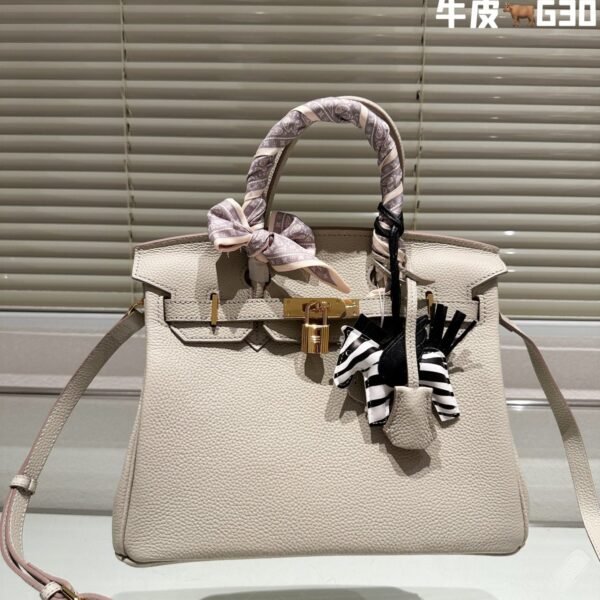 Hermès Birkin Togo Calf Gold Hardware Cream White size: 30𝐶𝑚/ 25𝐶𝑚