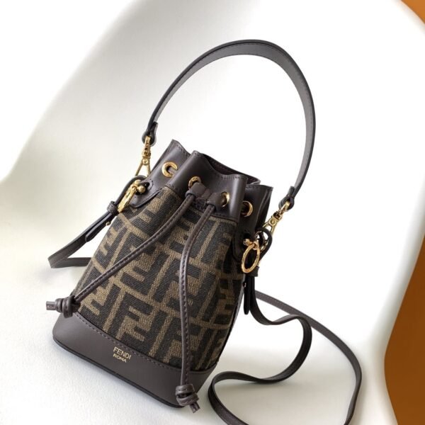 Fendi mon tresor mini Bucket bag size:18.5*12*10cm