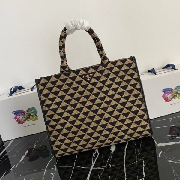 Prada Embroidered tote bag size: 39x31x11cm