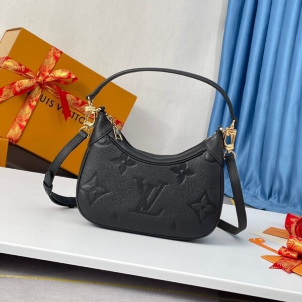 Louis Vuitton / LV m46002 monogram emeinte shoulderbag size: 22×14×9cm