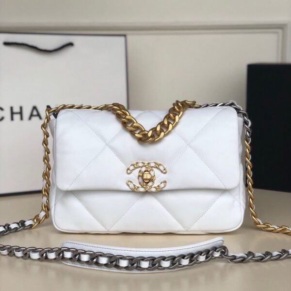 chanel Model :s1160 Shoulder bag with chain size: 26cm